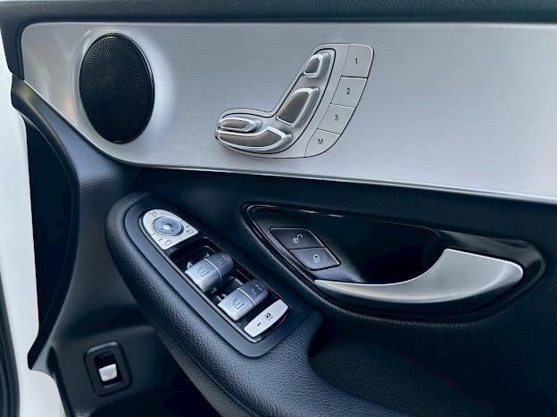 Benz GLC220d ปี 2023 สีขาว ไมล์น้อย รูปที่ 14