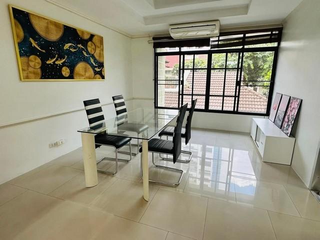 ให้เช่าทาวน์โฮม 4 ชั้น 350 ตรม หมู่บ้านชิชาคาสเซิล สุขุมวิท 31 บ้านพูลวิลล่าย่านอโศก หลัง มศว.ประสานมิตร
