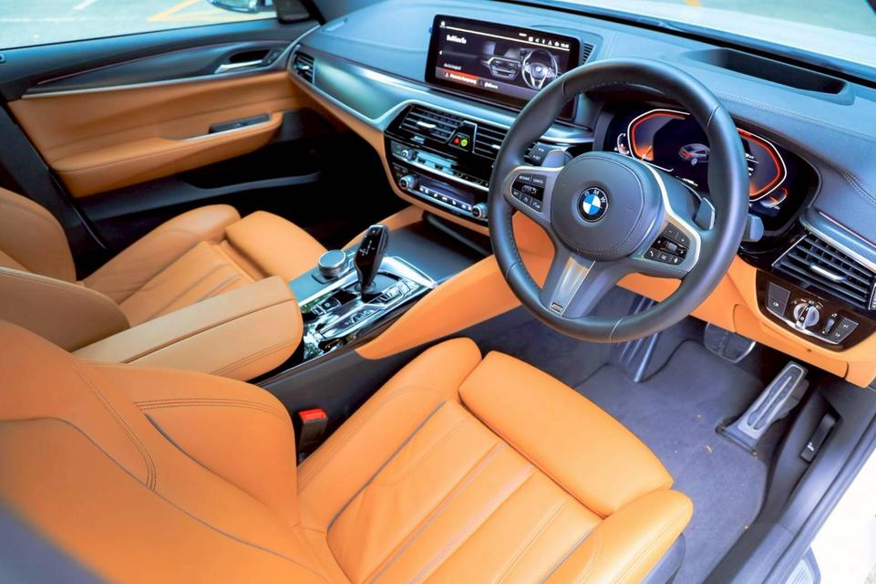 BMW 630i GT Lci M-sport รูปที่ 8