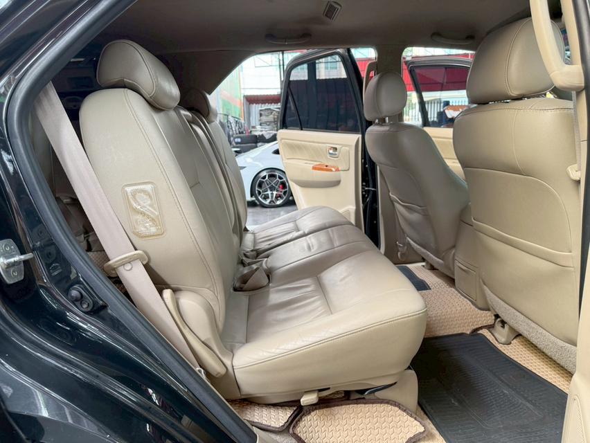 TOYOTA FORTUNER 2.7 V ปี 2011 12