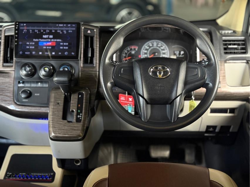  TOYOTA COMMUTER 2.8 2019   14