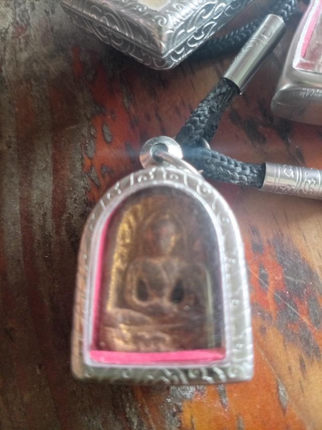 พระซุ้มกอกำแพงเพชร แขน6มีกนกข้าง