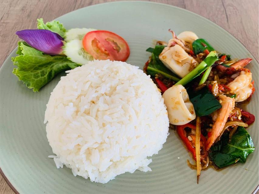 MeKhun Cafe and Bistro (มีคุณ คาเฟ่ แอนด์ บิสโทร) ร้านอาหาร คาเฟ่ เสื้อผ้ามือสอง และของตกแต่งบ้าน ราชบุรี 20