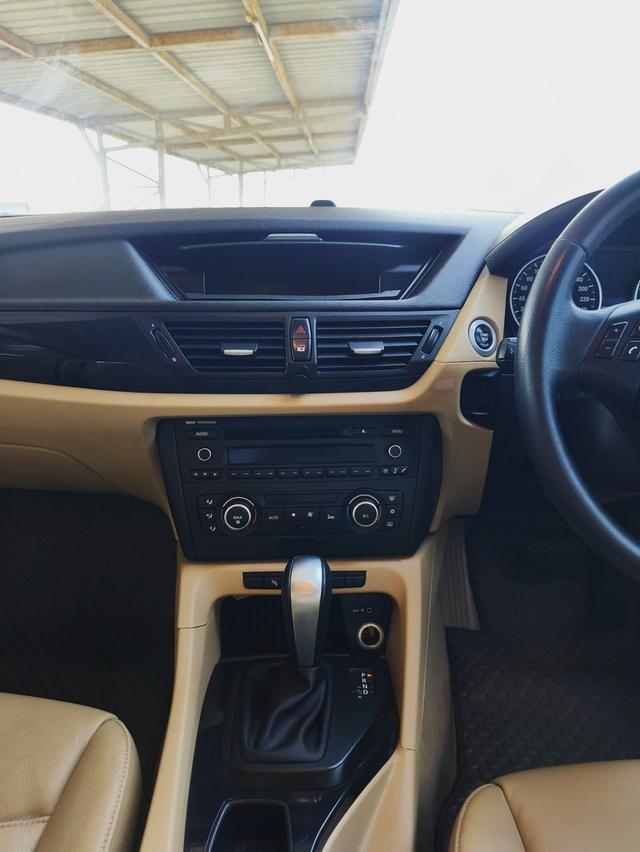 BMW รุ่น : X1 2.0 sDrive18i (5 ประตู) รูปที่ 10