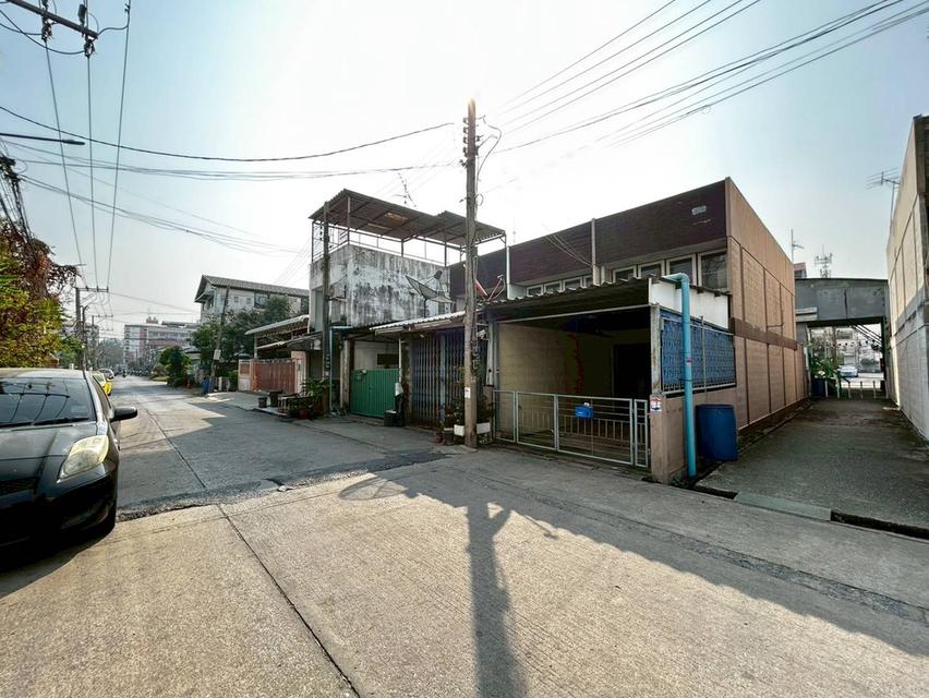 ขายทาวน์เฮาส์ 2 ชั้น หลังริม หมู่บ้านนวนคร ใกล้เทศบาลท่าโขง 2