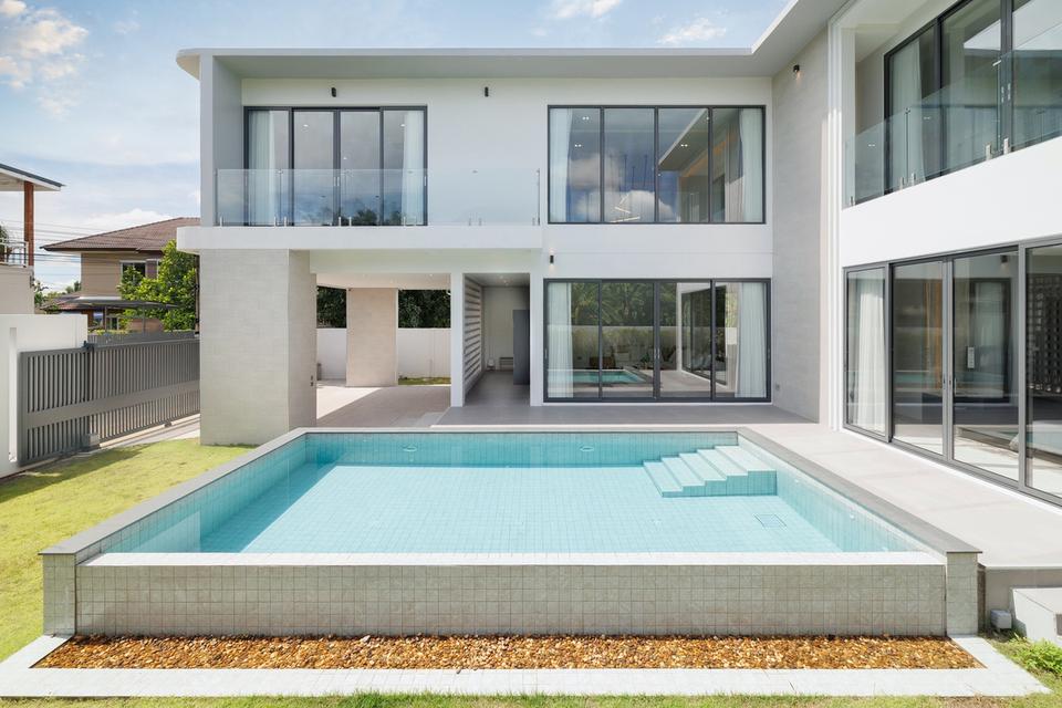 🏡 ขาย Pool Villa 2 ชั้น 🏊‍♂️ 4 ห้องนอน 🛏️ 5 ห้องน้ำ 🚿 พร้อมสระว่ายน้ำในตัว ✨ ราคา 19.9 ล้านบาท 💰🔥 จองเลย 1