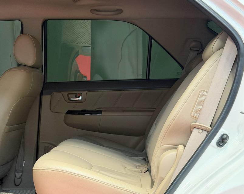 2014 TOYOTA FORTUNER 3.0V 5เกียร์ รถมือเดียวออกป้ายแดง รถวิ่งน้อย ประวัติศูนย์ครบ รถไม่เคยมีอุบัติเหตุครับ รูปที่ 14