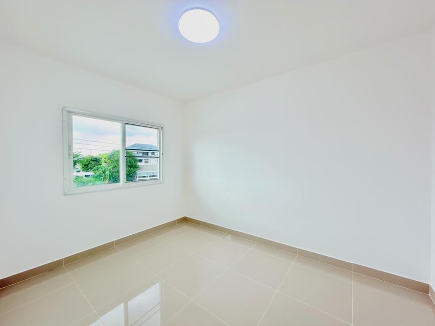 หมู่บ้านโนโววิลล์ ซ.12B (ซอยสุดท้าย) โทรสอบถามราคา 17