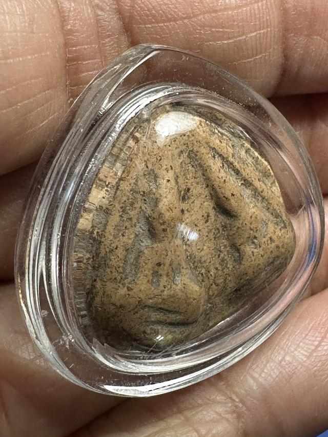 พระกำแพงลูกแป้งคู่ เลี่ยมเดิม 3