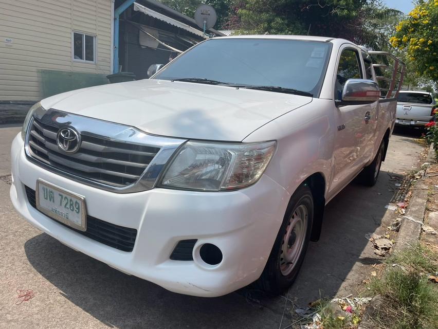 2013 Toyota Vigo เปิดแคป 2.7 cng.   ขาย 137,000.-   เล่มพร้อม รถพร้อมใช้ เอกสารครบ จอดมีนบุรี เสรีไทย กทม  สอบถาม 085 33 7 5537 2