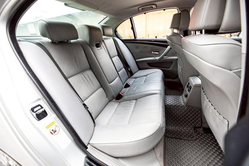 BMW 520d (E60) ปี 2010 มือสอง รูปที่ 4