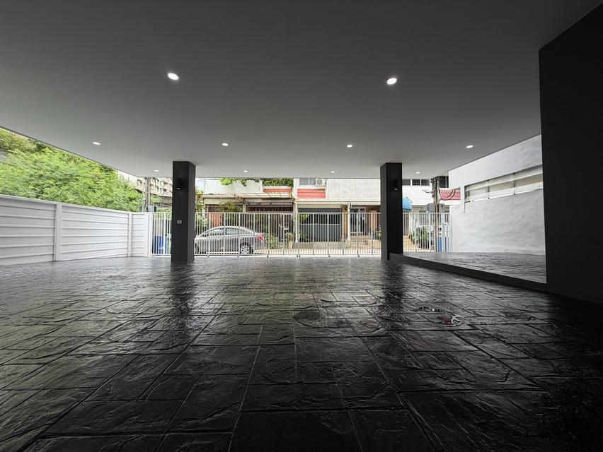 U1480 ให้เช่าโฮมออฟฟิศสร้างใหม่ 4 ชั้น มีลิฟต์ในตัว ย่านพระราม 9 Boutique Office 168 หมู่บ้านทวีมิตร ซอย 5 ถ.พระราม 9 ห้วยขวาง 7