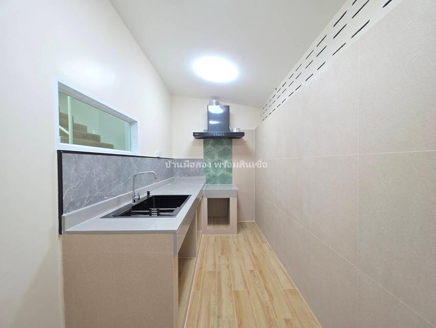 หมู่บ้านปรีชา 10 ถนนรามคำแหง 11