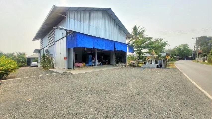 ที่ดิน 300 ตารางวา ในพื้นที่มีบ้านและร้านค้า 3