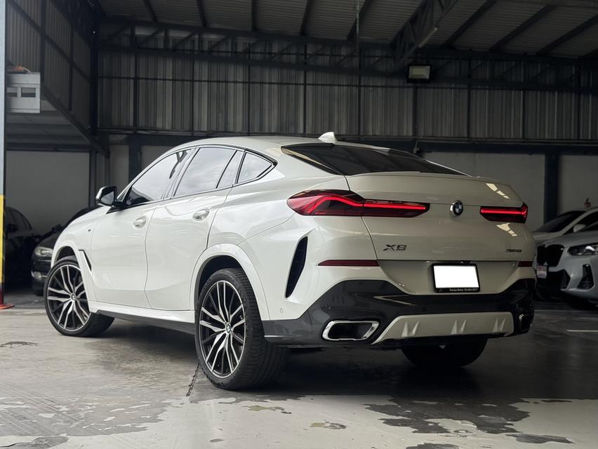 2022 BMW X6 40i M Sport