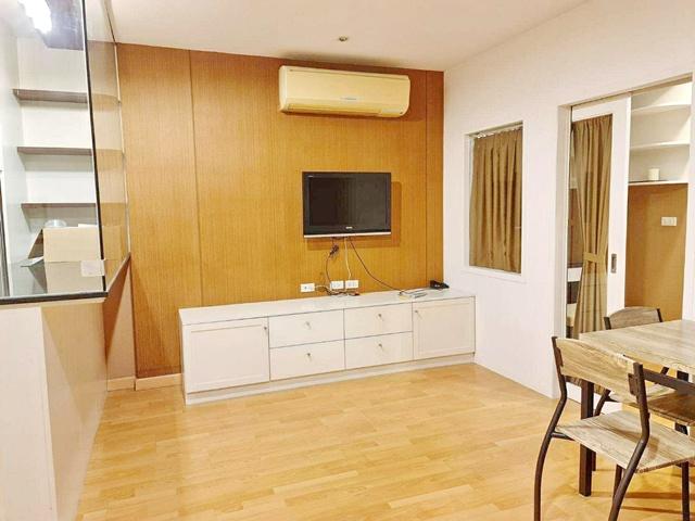 ให้เช่าคอนโดชั้น10 47ตร.ม. BTS เซนต์หลุยส์ 200 ม.2แอร์ พร้อมเฟอร์ฯ 1 นอน 1 น้ำ เซ็นทรัล บางรัก 1.5 กม. ถ. สาทรใต้ 1