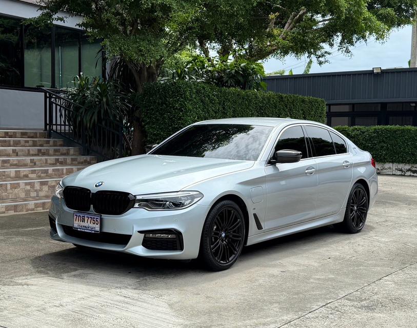2020 BMW 530e G30 SPORTLINE รถมือเดียว 8X,XXX กม สภาพเหมือนรถใหม่ รถเข้าศูนย์ตรงระยะ ไม่เคยมีอุบัติเหตุครับ 4