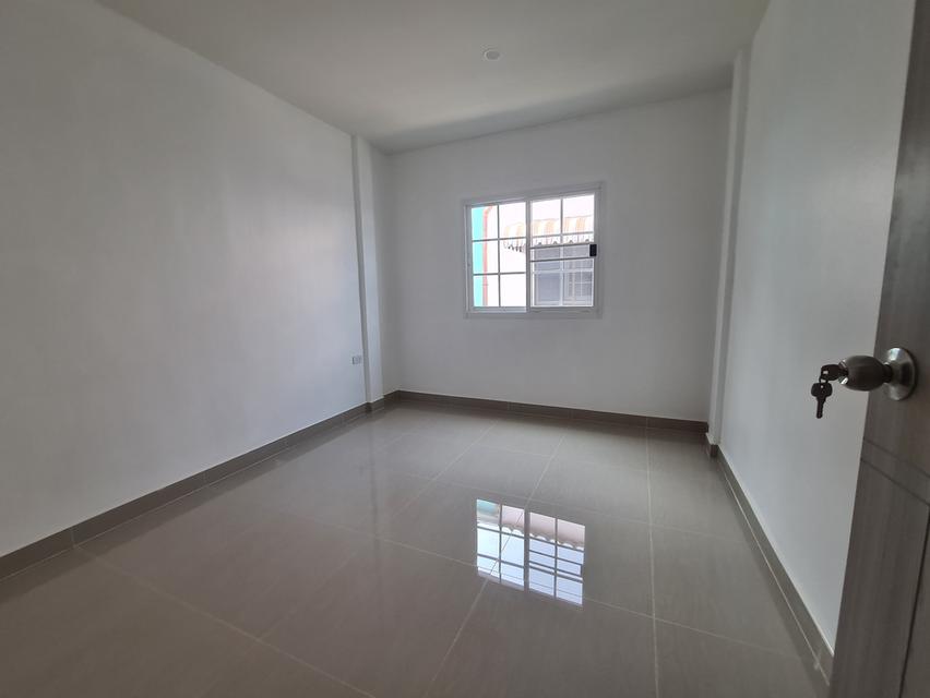 ขายทาวน์เฮ้าส์มือสอง 10