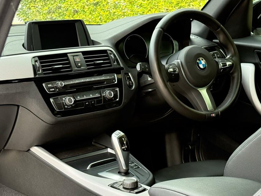 2018 BMW 118I M PERFORMANCE รถมือเดียว 8X,XXX กม รถเข้าศูนย์ตรงระยะ รถไม่เคยมีอุบัติเหตุครับ 12