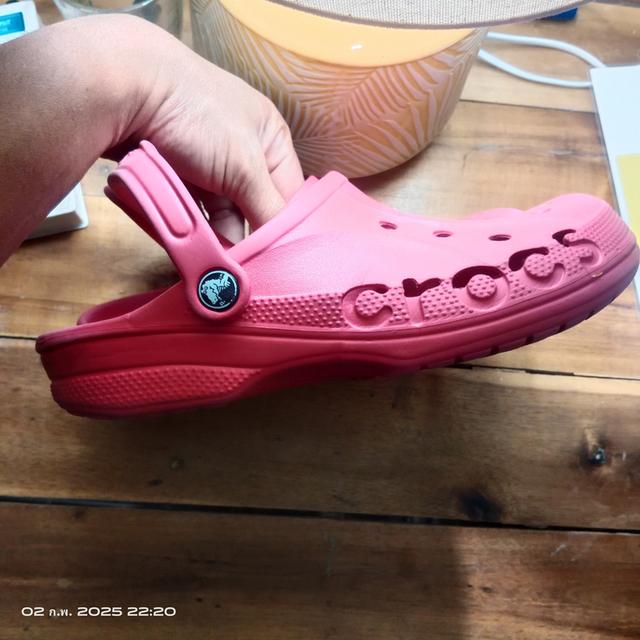 รองเท้า CROCS มือ2 แท้ 100% สีแดงเลือดนก ขนาด M7 หรือ เบอร์ 40 ยาว25-25.5ซม. สภาพเกิน80% สอบถามข้อมูลเพิ่มเติม Line : @992pqeqo 3