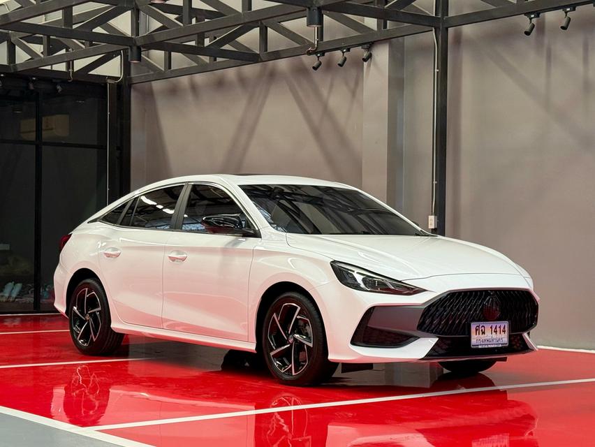 2023 MG 5 1.5 X SUNROOF รุ่น TOP สุด OPTION เต็ม รถวิ่งน้อยเพียง 25,000 กม เข้าศูนย์ตามระยะ รถไม่เคยมีอุบัติเหตุครับ