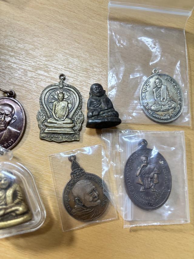 พระเครื่องหลายๆองค์ครับ รูปที่ 3