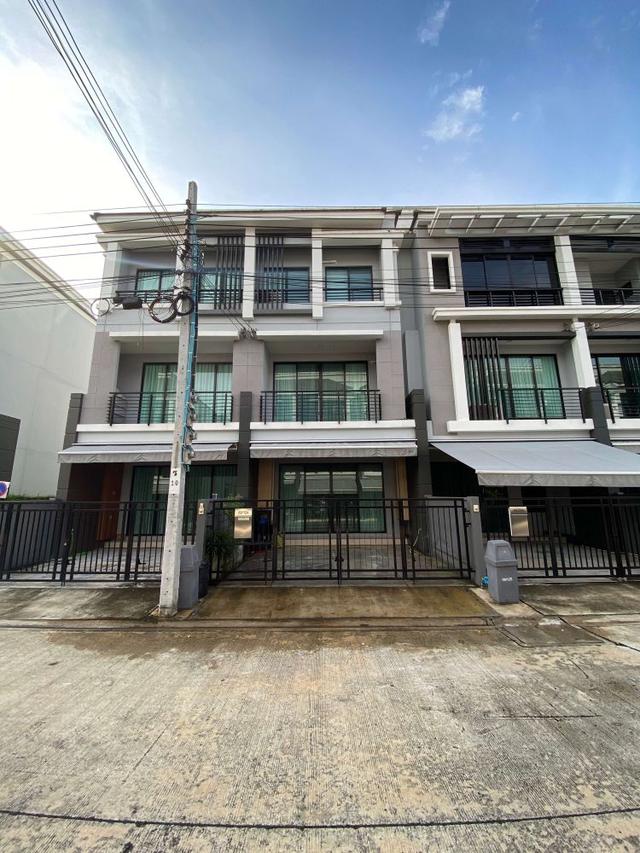 ให้เช่าทาวน์โฮม 3 ชั้น หมู่บ้านบ้านกลางเมืองสุขสวัสดิ์ 3 ห้องนอน 3 ห้องน้ำ พื้นที่ใช้สอย 166 ตร.ม. เฟอร์ครบ ใกล้เซ็นทรัล พระราม 3 2