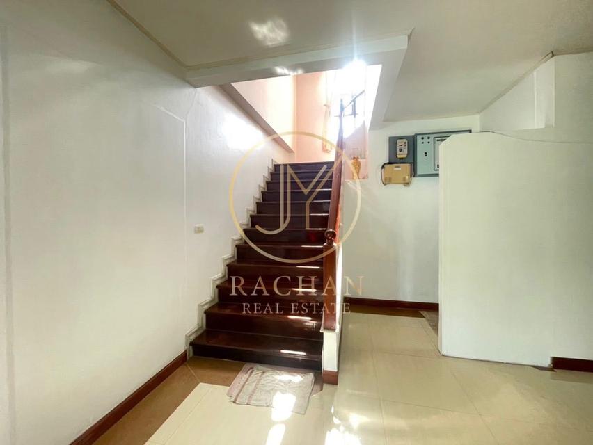 B69-302 ขายด่วน บ้านเดี่ยว 2 ชั้น หลังมุม หมู่บ้านลัดดารมย์ รัตนาธิเบศร์ เนื้อที่ 89 ตร.ว พื้นที่ใช้สอย 300 ตร.ม 4 ห้องนอน 3 ห้องน้ำ 1 ห้องครัว 16