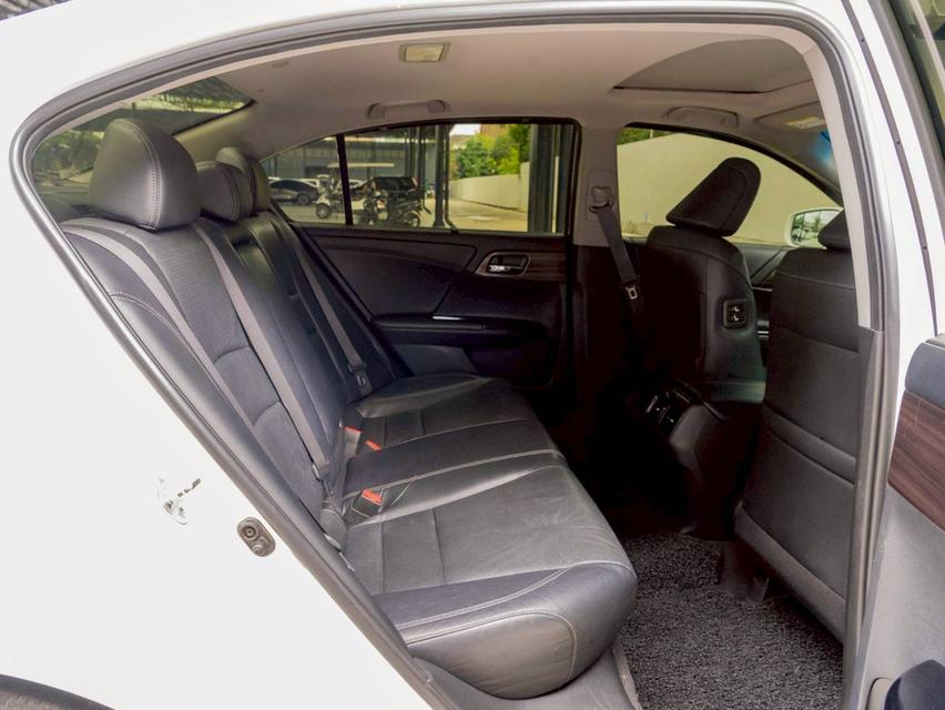 Honda Accord 2.0Hybrid Tech ปี17 15