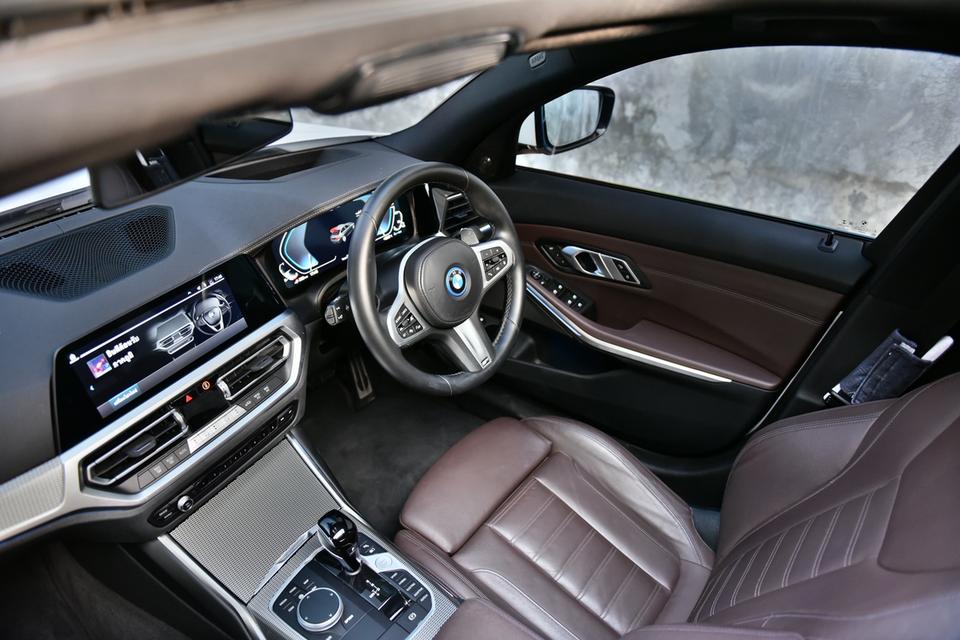 TOP OPTION BMW 330e M Sport BSI กับ Warranty ถึง 2027 ทะเบียนคืน" รูปที่ 15