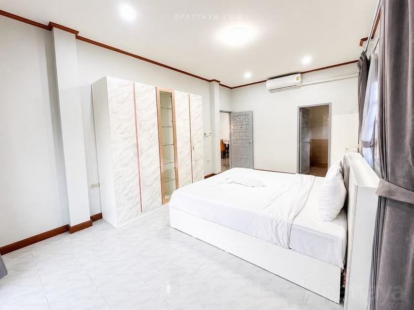 Pool Villa for Rent in View Point Jomtien3-bedroom single-storey house with private pool and spacious parking.Rental Price: 65,000 THB/month 3