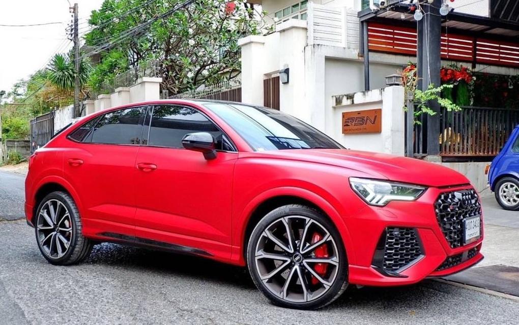 Audi  RS Q3 Sportback quattro SUV ลดราคาพิเศษเหลืองเพียง  2,990,000  บาท