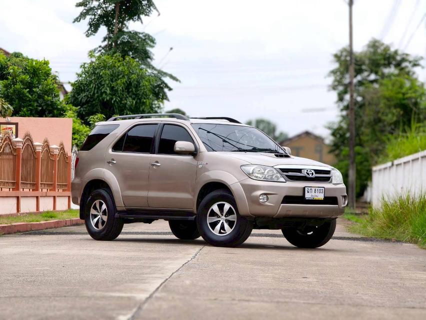 Toyota fortuner 3.0 v 4wd ปี 2006 ตัวท็อป ไมล์น้อย สภาพสวย น็อตเดิม รูปย่อยที่ 2