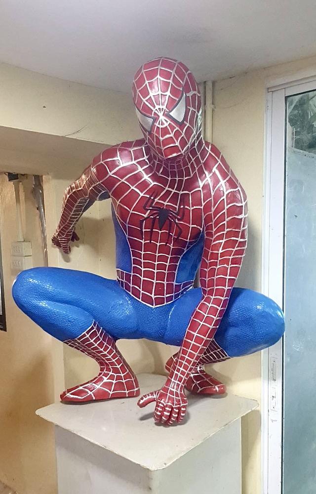 หุ่นสไปเดอร์แมนไฟเบอร์กลาส หุ่นฮีโร่สไปเดอร์แมน ท่านั่ง มือหนึ่ง ขนาดใหญ่ 4