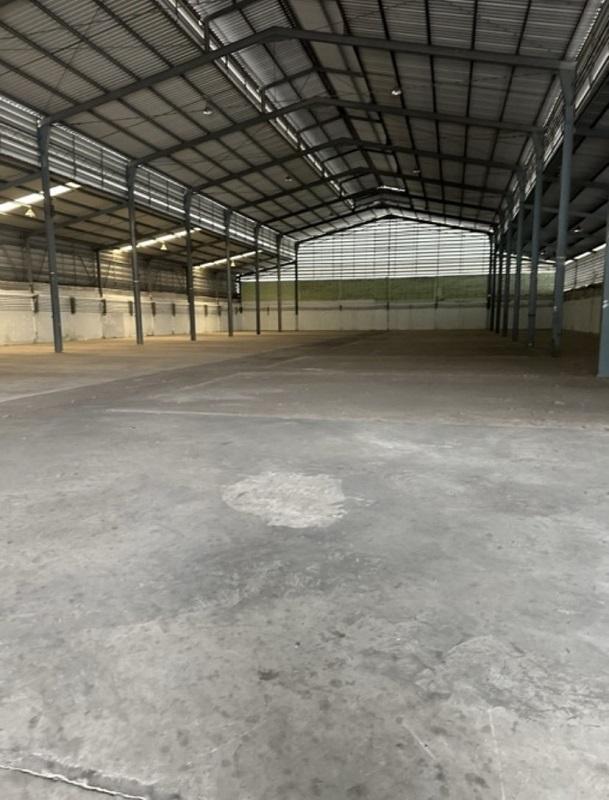 #ให้เช่าโกดังกระทุ่มล้ม พุทธมณฑลสาย4 นครปฐม พื้นที่ 1,940 ตรม. มีออฟฟิต ไฟฟ้า 3 เฟส  รถเทรลเลอร์เข้า-ออกสะดวก ระบบรักษาความปลอดภัย ค่าเช่า 90 บาท/ตร.ม 1