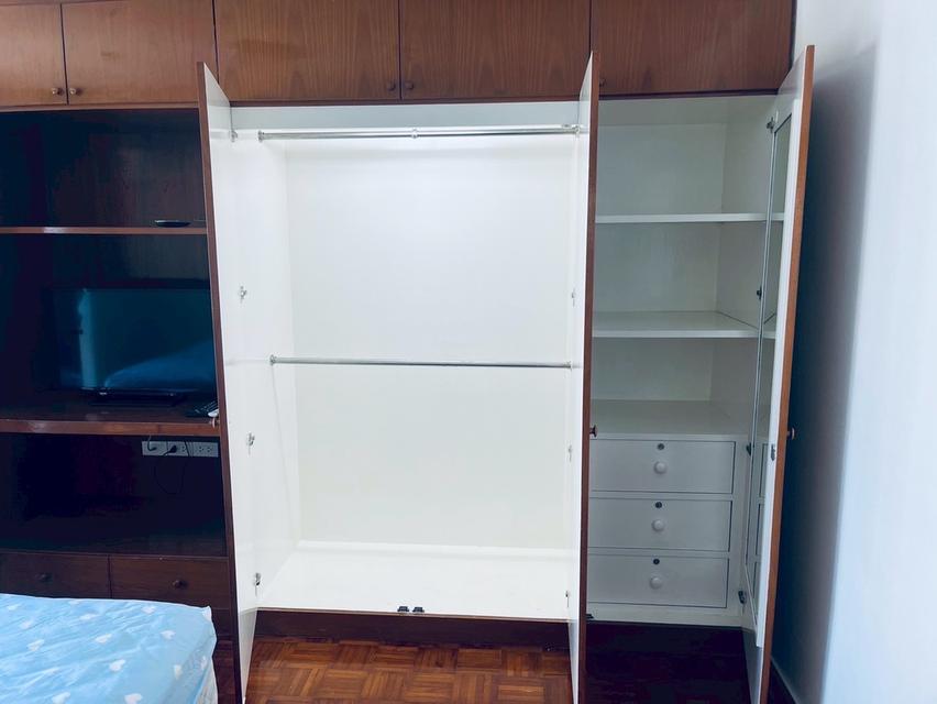 Furnished room for rent on Sathorn Road at Silom Suite Condo opposite the AiA Sathorn Tower very close to BTS St.Louis 8