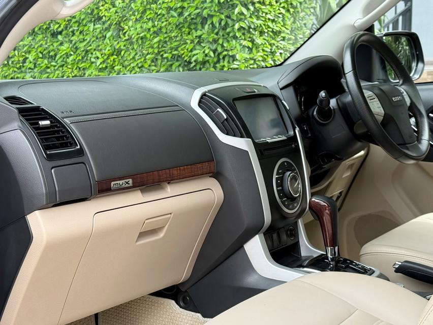 2018 ISUZU MIX 3.0 4WD รุ่น TOP สุด รถสภาพสมบูรณ์พร้อมใช้งาน รถวิ่งน้อย เข้าศูนย์ทุกระยะ ไม่เคยมีอุบัติเหตุครับ 11
