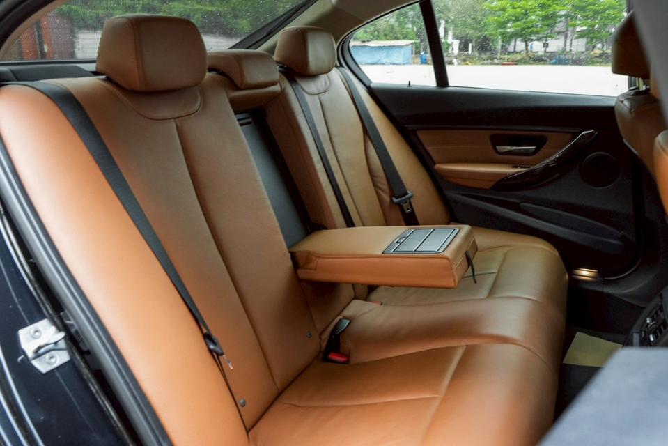 BMW 320D 2.0 Luxury F30 AT 2014 รูปที่ 12