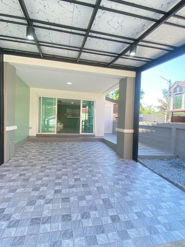 ทาวน์เฮาส์ 2 ชั้น ,หลังมุม เนื้อที่ 23.9 ตร.วา ขายหมู่บ้านกลอรี่เฮาส์ ถ.รามอินทรา 65 แยก 2-2 แขวงท่าแร้ง เขตบางเขน กรุงเทพฯ  15