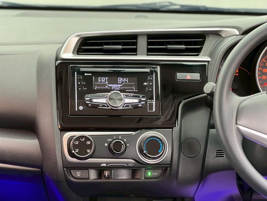 ปี 2021 HONDA JAZZ, 1.5 i-VTEC S โฉม ปี14-ปัจจุบันสีเทา เกียร์ออโต้ เครื่องเบนซิน มือเดียวป้าย 15