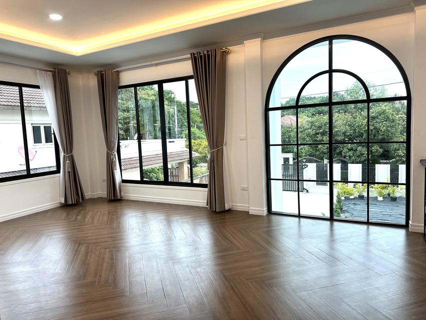 ขาย บ้านริมน้ำใหม่ ขายต่ำกว่าทุน! ตั้งอยู่ติดมหาวิทยาลัยรังสิต เมืองเอกโครงการ 6 บรรยากาศเงียบสงบ  17