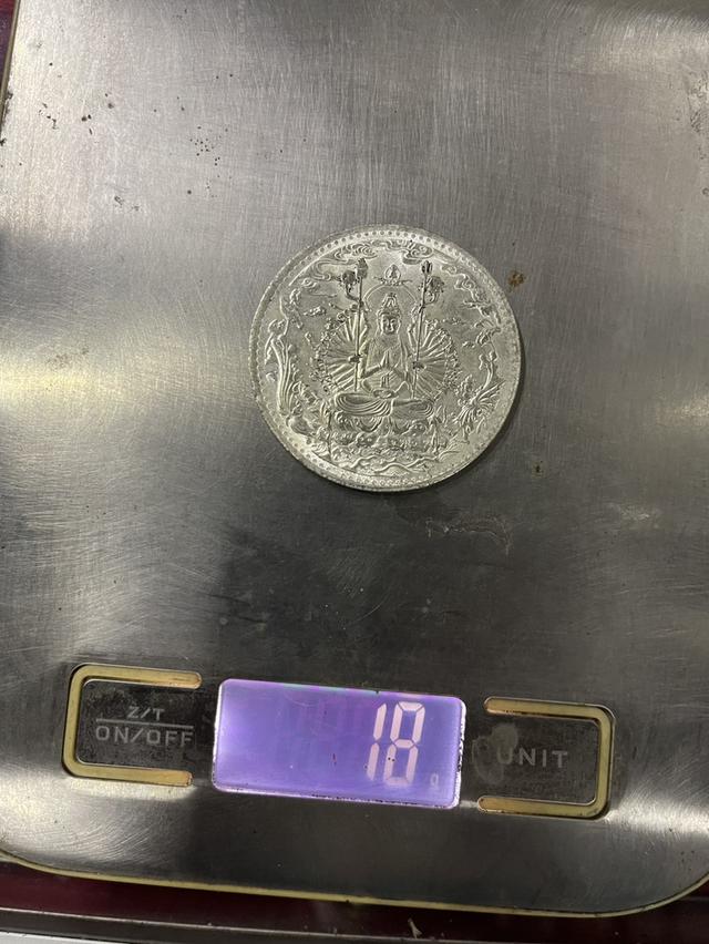 เหรียญพระโพธิสัตว์กวนอิมพันกร หลังอักษรจีน เนื้อเงิน หนัก18กรัม ปี39 10