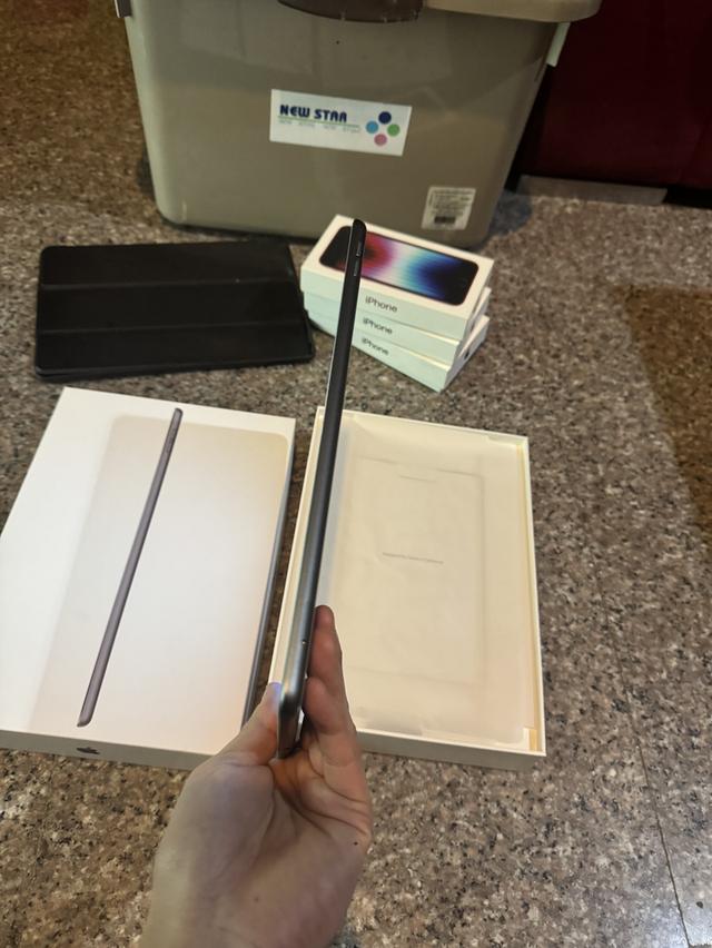 ขายๆๆๆถูกๆๆiPadGen9สีSpace Gray 256กิ๊กยกกล่องอีมี่ตรงWifi Celluer ใส่ซิมได้ตัวTopสุดสูนTrueเครื่องใช้งานดีทุกๆฟังชั่นรีสโตได้ตลอดไม่มีติดไอคราว Model รูปที่ 6