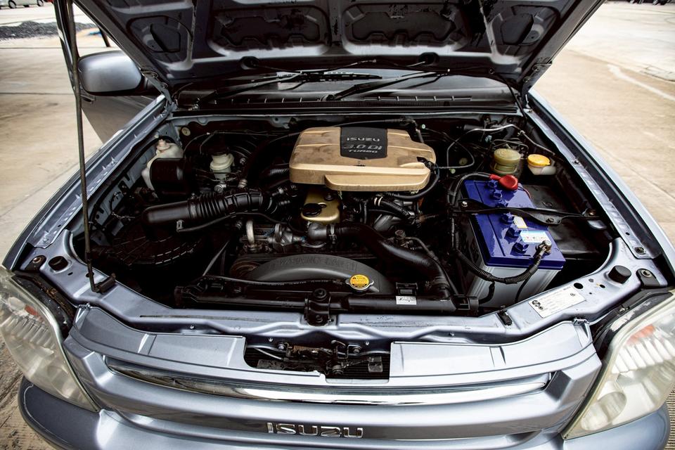 Isuzu D-Max Hi-Lander Cab4 3.0 Di Turbo เกียร์ออโต้ ปี 2003 สีเทา สวยสภาพดี 11