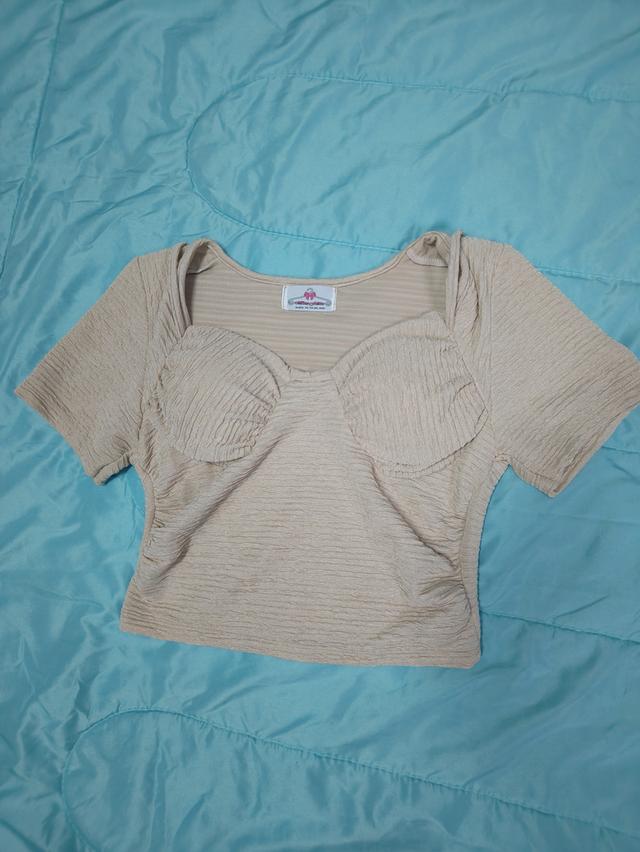 เสื้อยืด เอวลอย เสริมฟอง