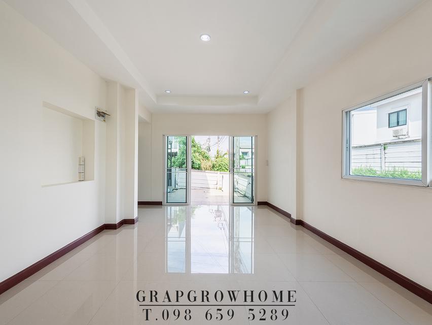 ขาย / ให้เช่า เดอะ คัลเลอร์ส เลชเชอร์ บางนา กม.8 ทาวน์โฮม 2 ชั้นสไตล์บ้านแฝด บ้านใหม่ 4 ห้องนอน ใกล้เมกะบางนาเพียง 5 นาที 3