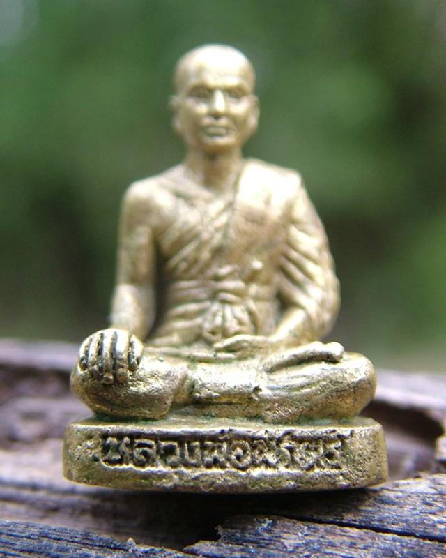 รูปหล่อหลวงพ่อพัก วัดโบสถ์  รูปที่ 3