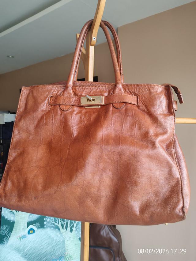 กระเป๋าหนังแท้​ มือสองสภาพดี