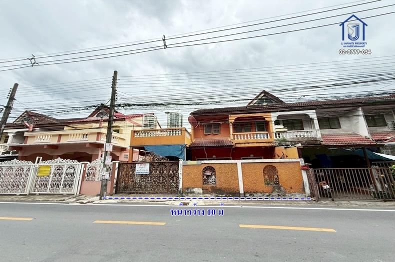 ขายทาวน์โฮม 2 ชั้น 41 ตารางวา ซอยนวมินทร์ 111 หลังมุม ใกล้ทางด่วนเอกมัย-รามอินทรา