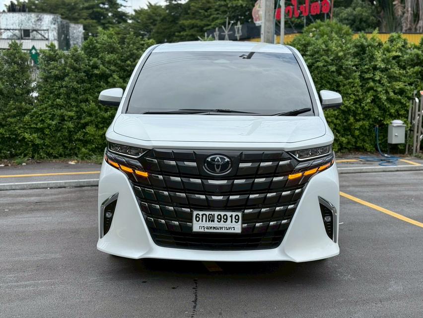 Alphard HEV E-Four ExecutiveLounge 3